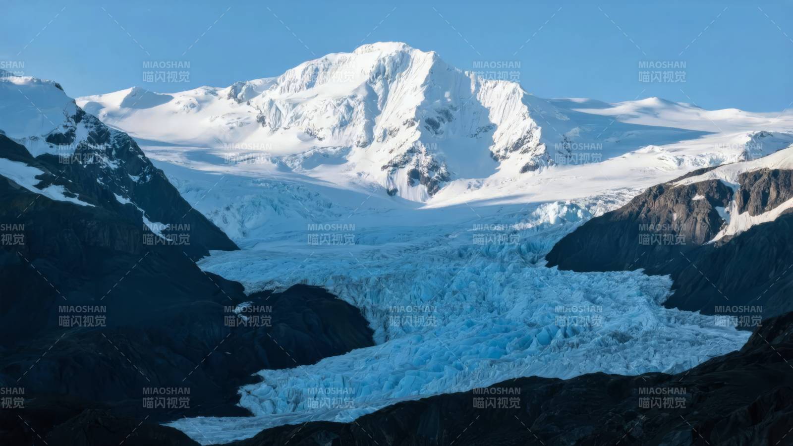 雪山冰川壮丽景色图片