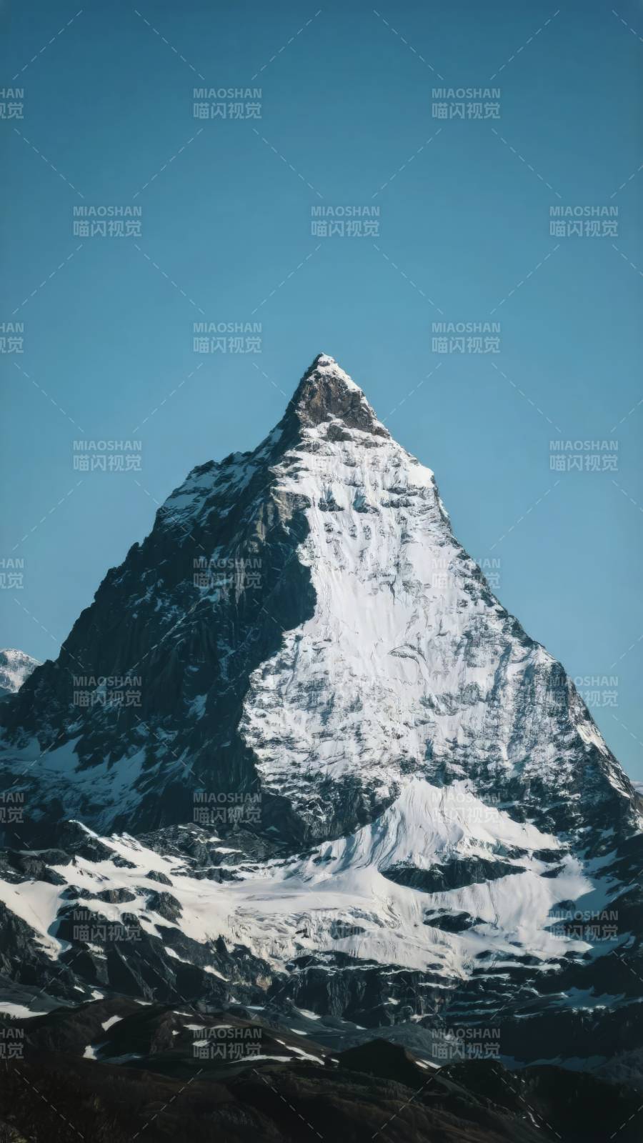 雪山之巅 巍峨壮丽图片