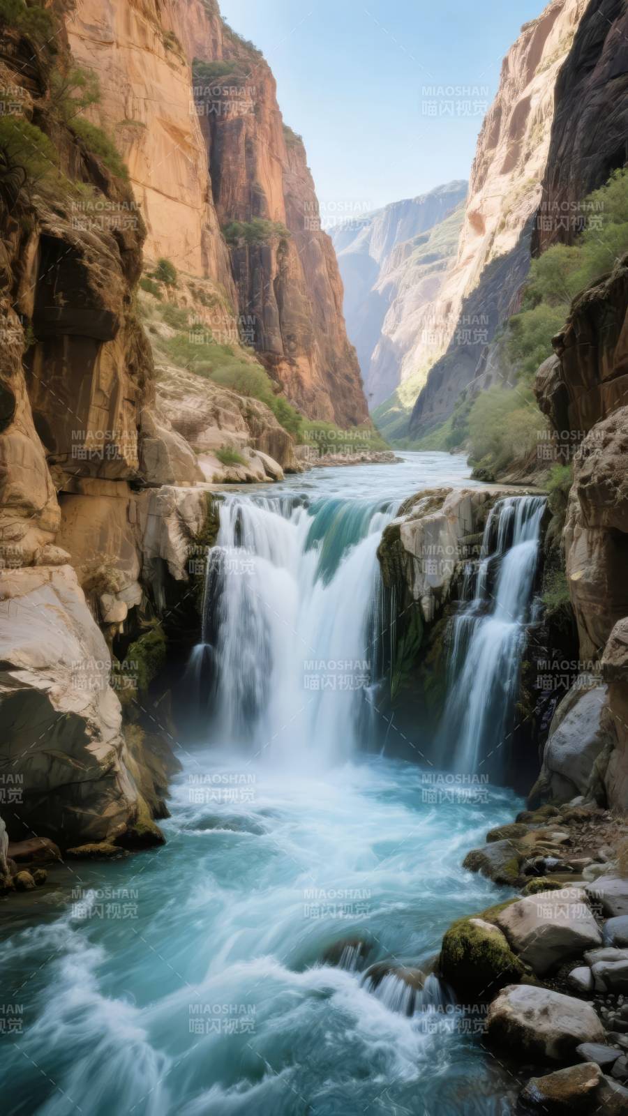 峡谷飞瀑图片