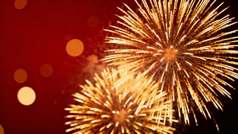 璀璨烟花绽放夜空图片