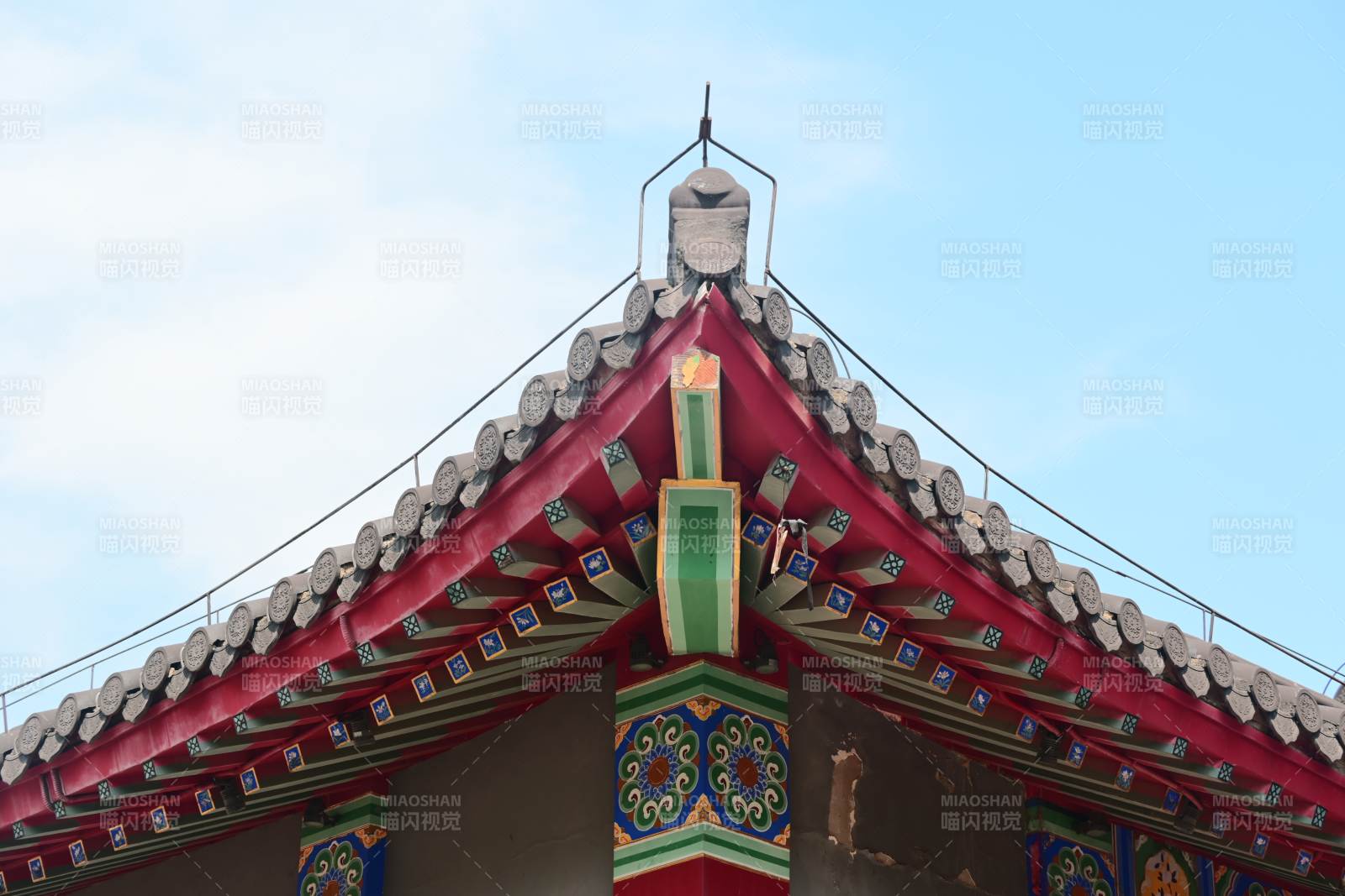 传统建筑屋檐特写图片