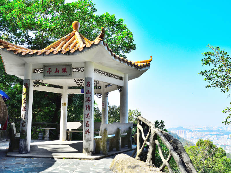 山亭远眺美景图片