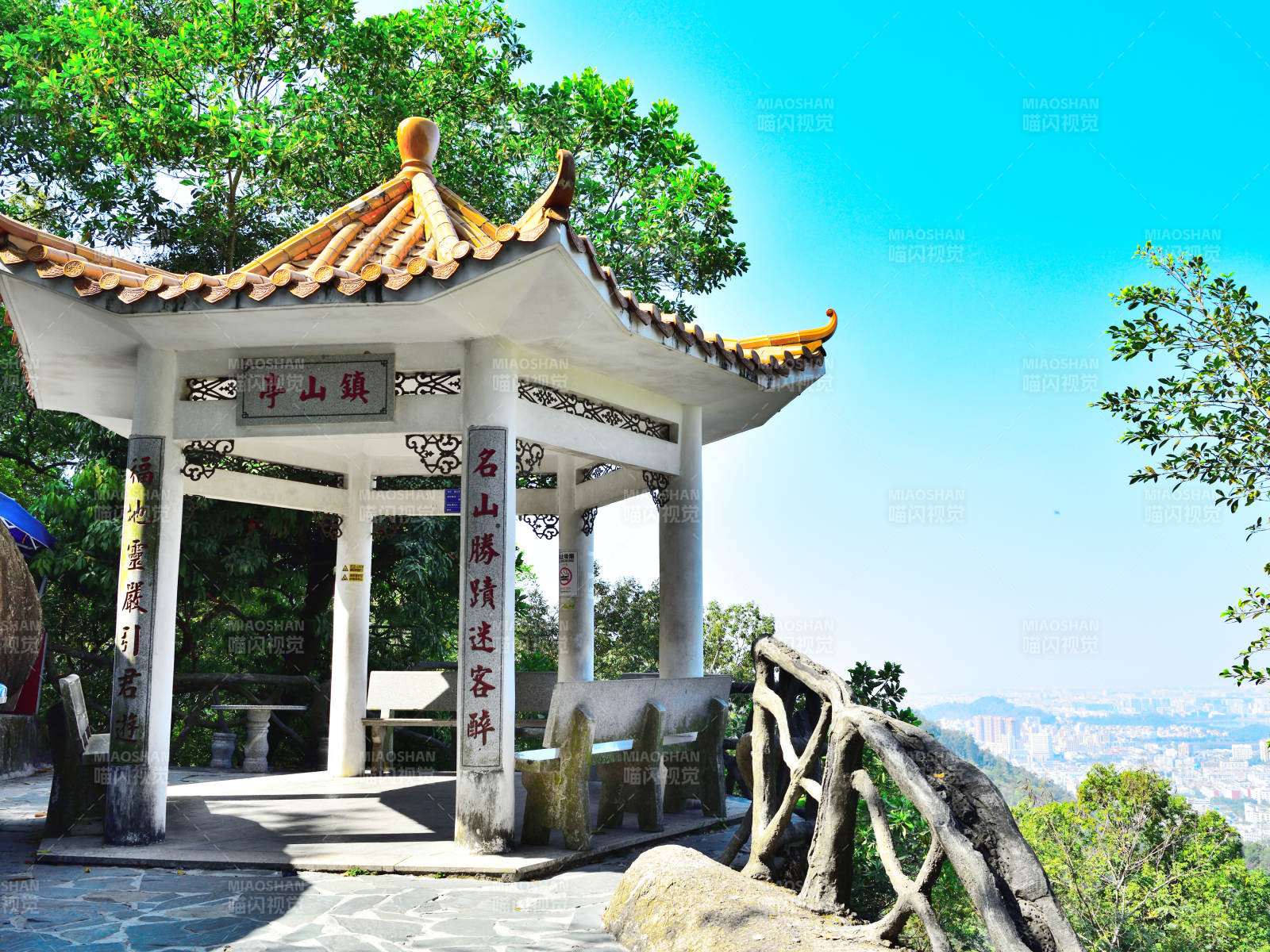 山亭远眺美景图片