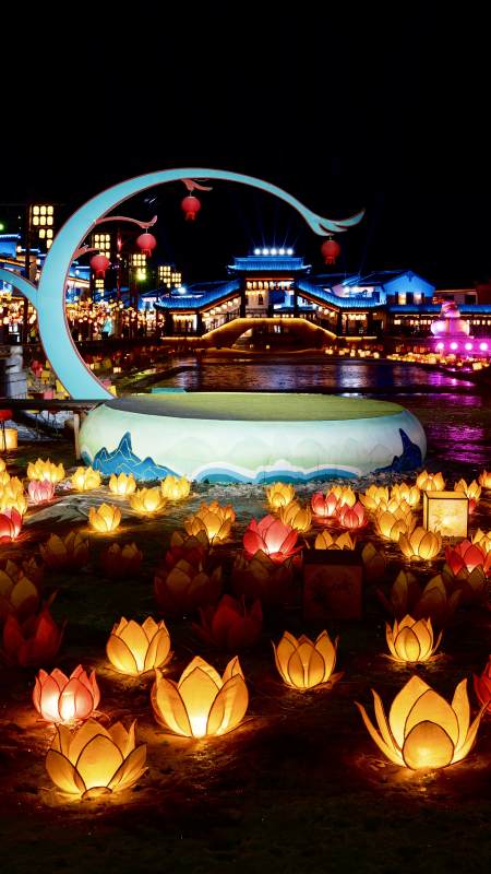 夜景花灯映水图片