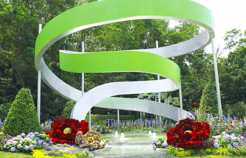 花艺雕塑花园图片