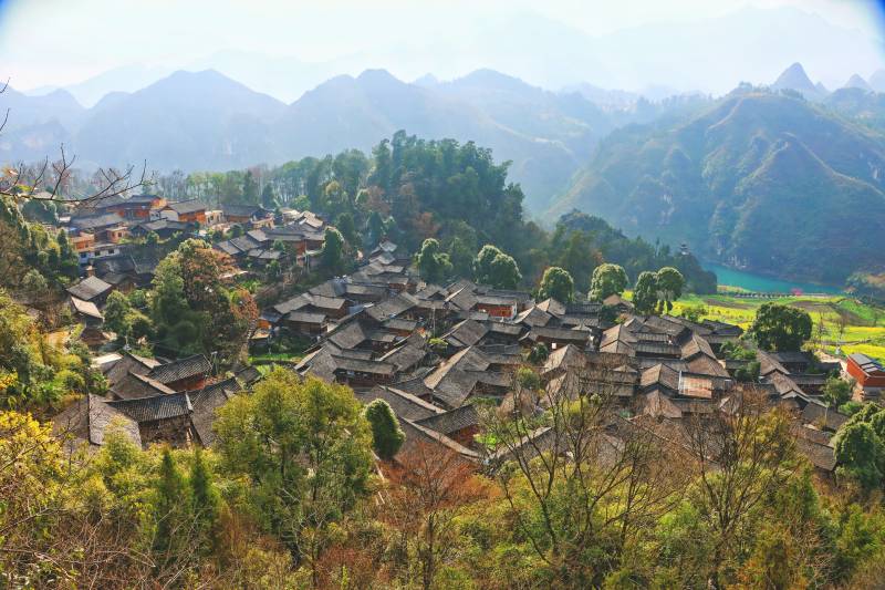 山间古村落图片