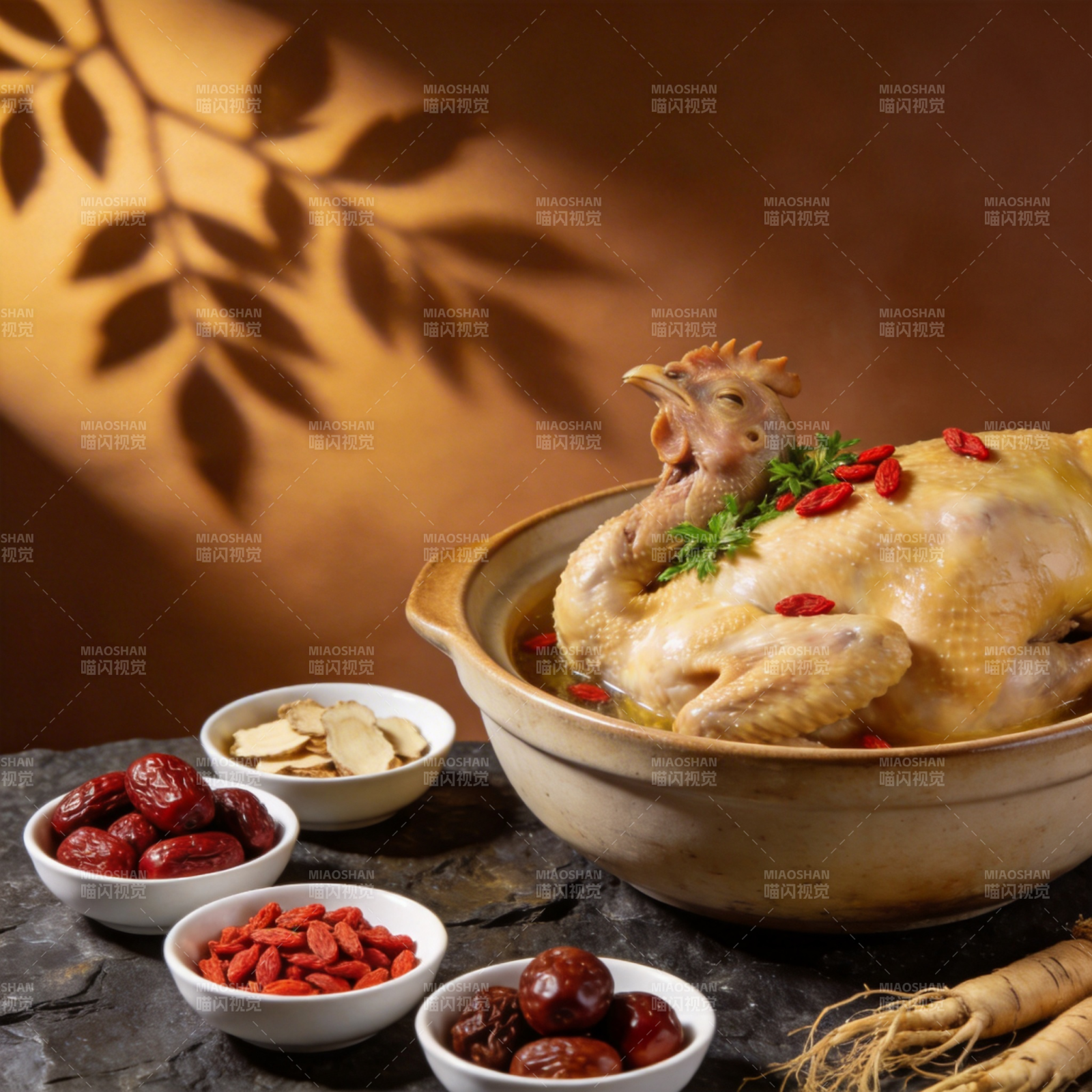 滋补鸡汤配药材图片