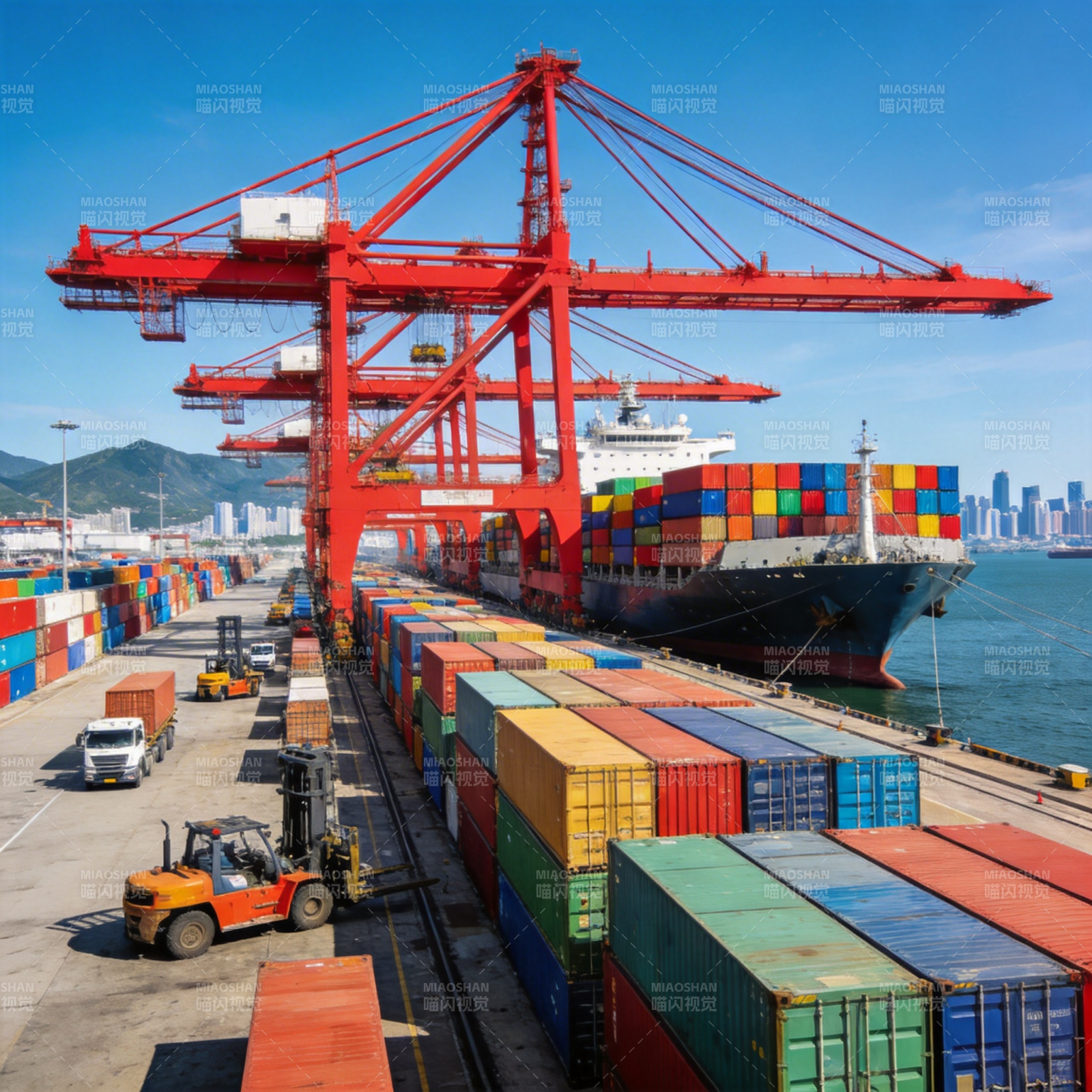 繁忙的集装箱码头图片
