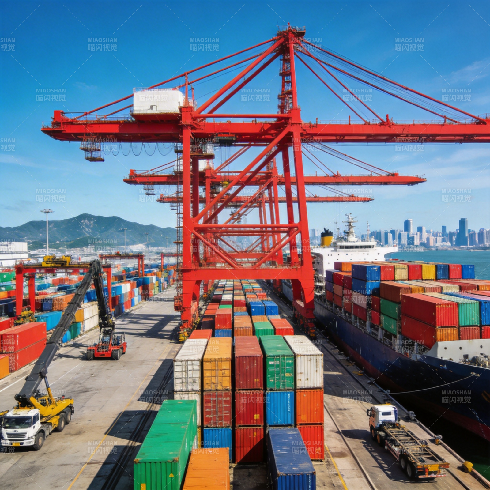 繁忙的集装箱港口图片