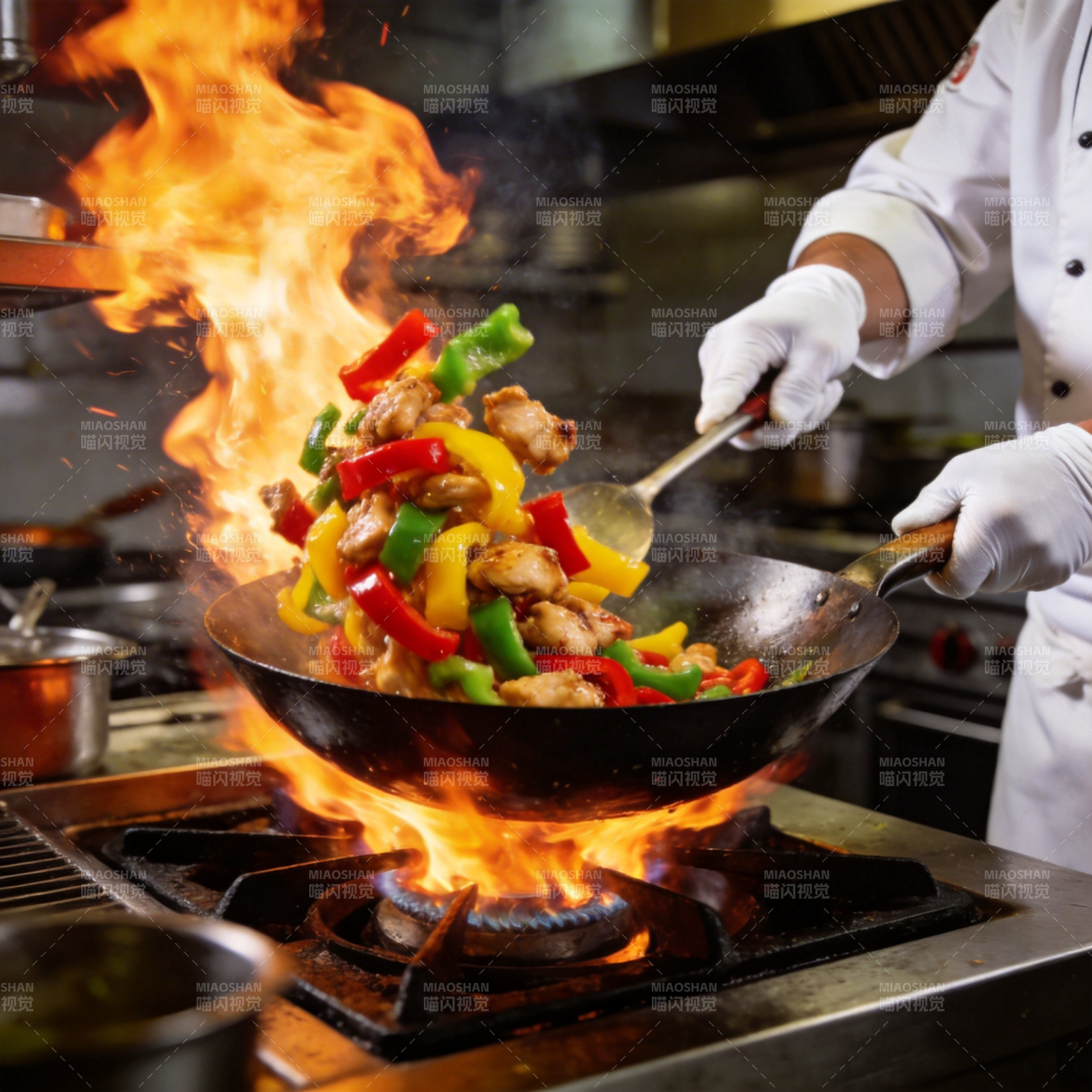 火焰炒菜 厨艺精彩图片