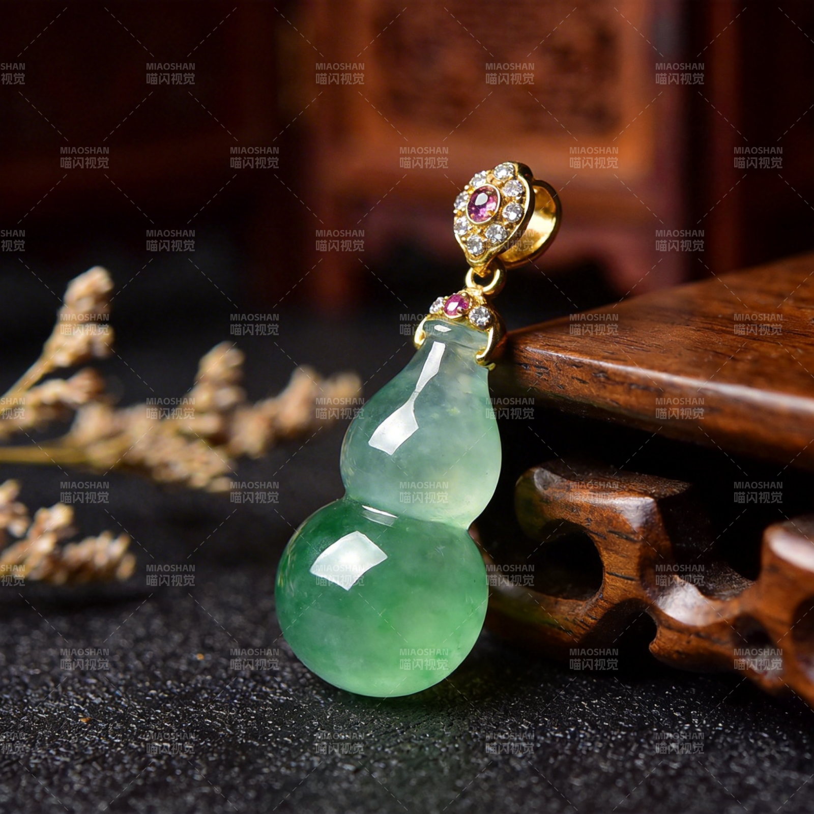 翡翠葫芦吊坠图片