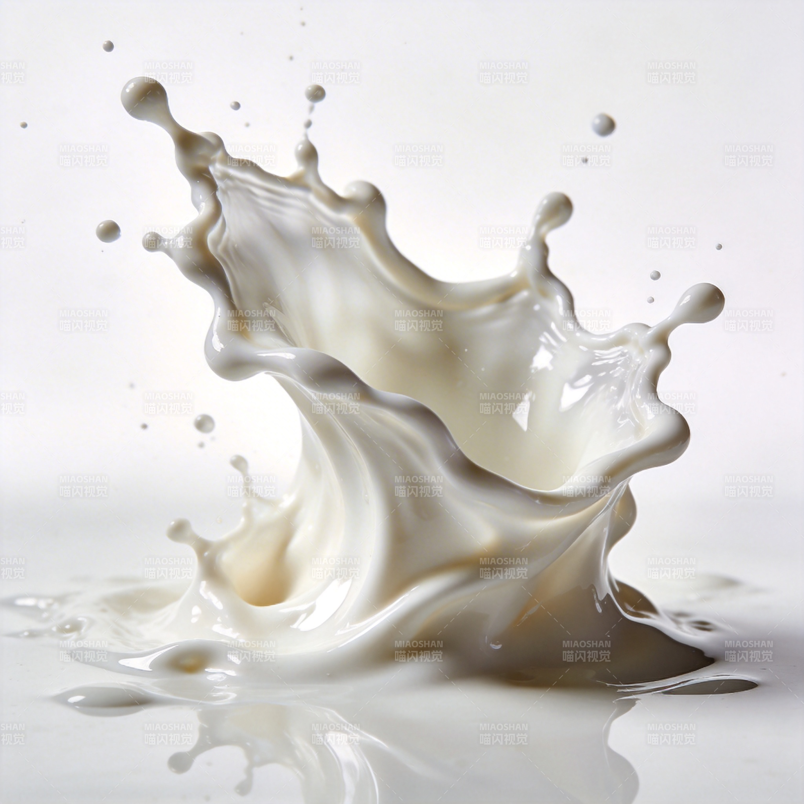 牛奶飞溅瞬间图片
