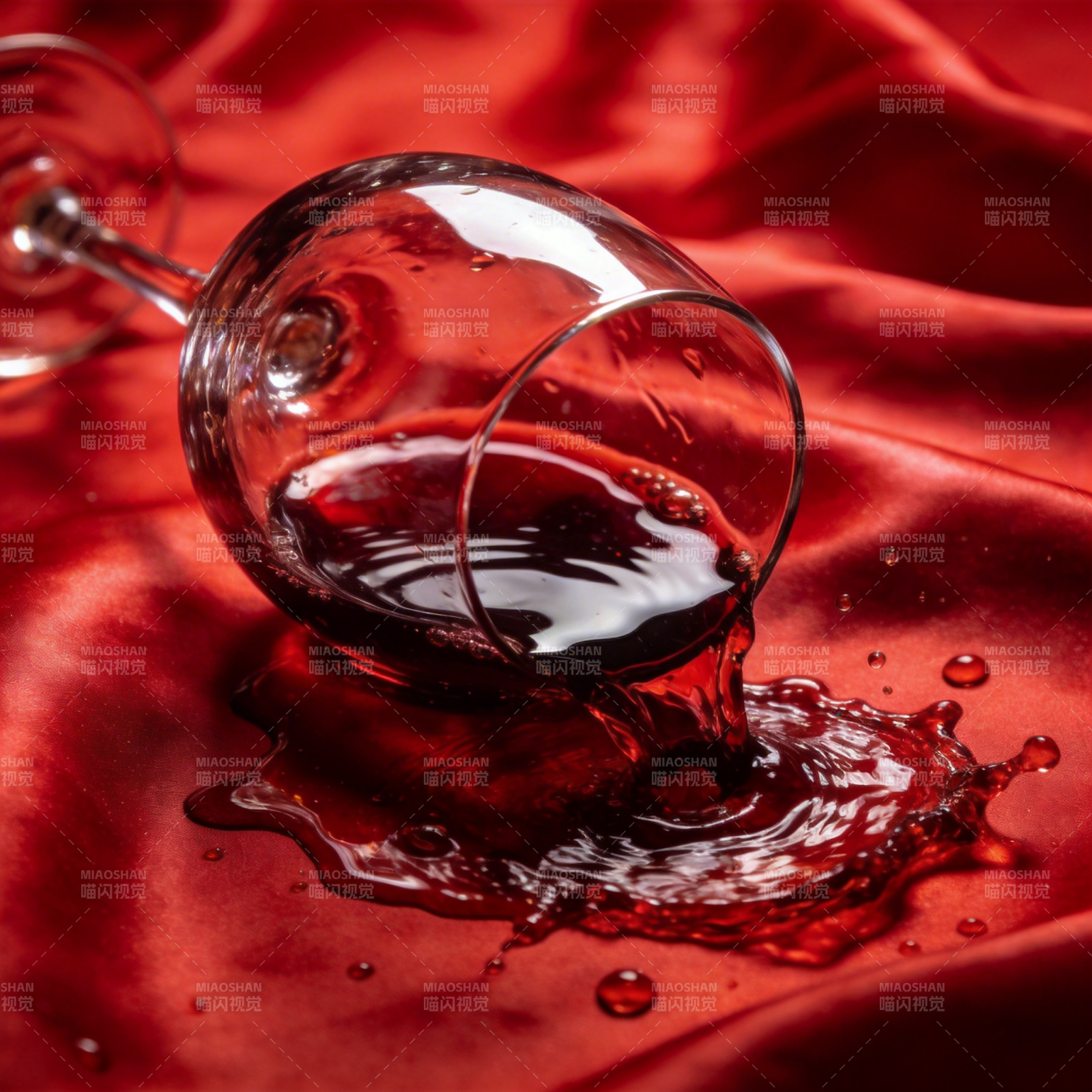 红酒倾泻 红绸映辉图片