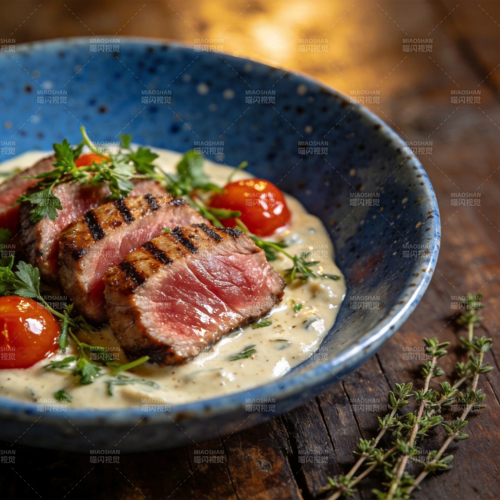 烤鸭胸配奶油酱图片