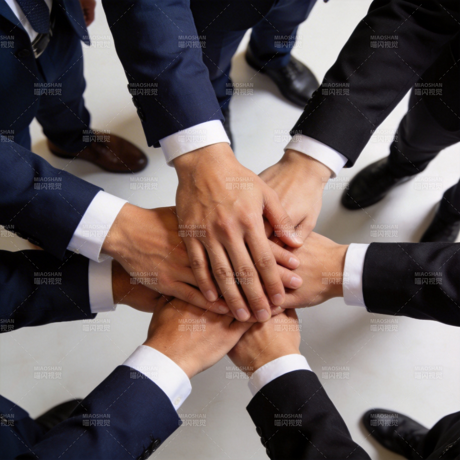 团结协作 共筑未来图片