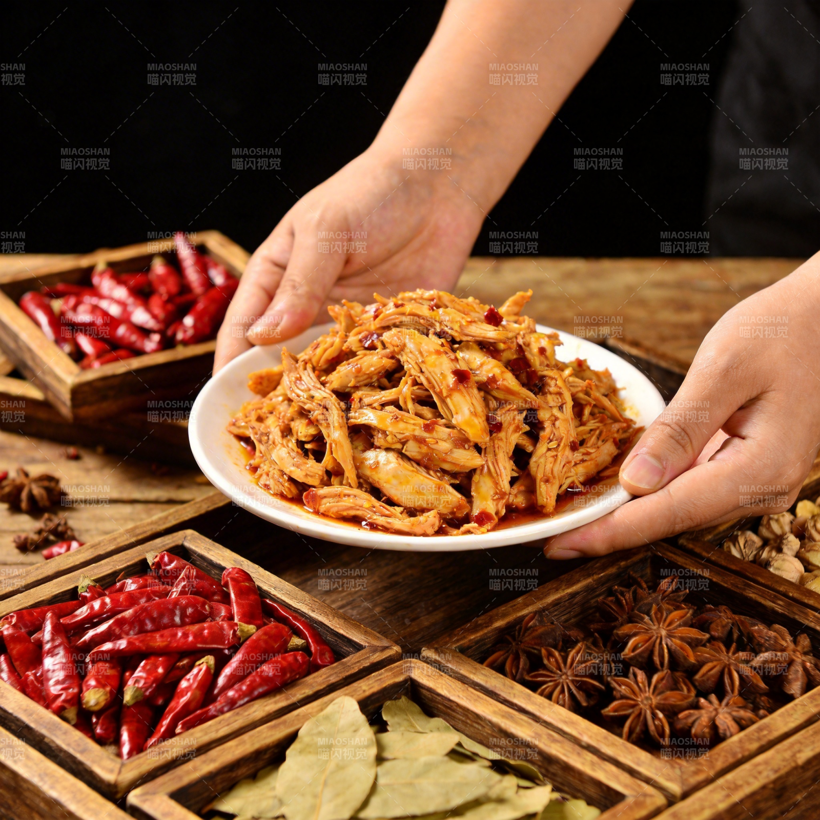 麻辣手撕鸡图片