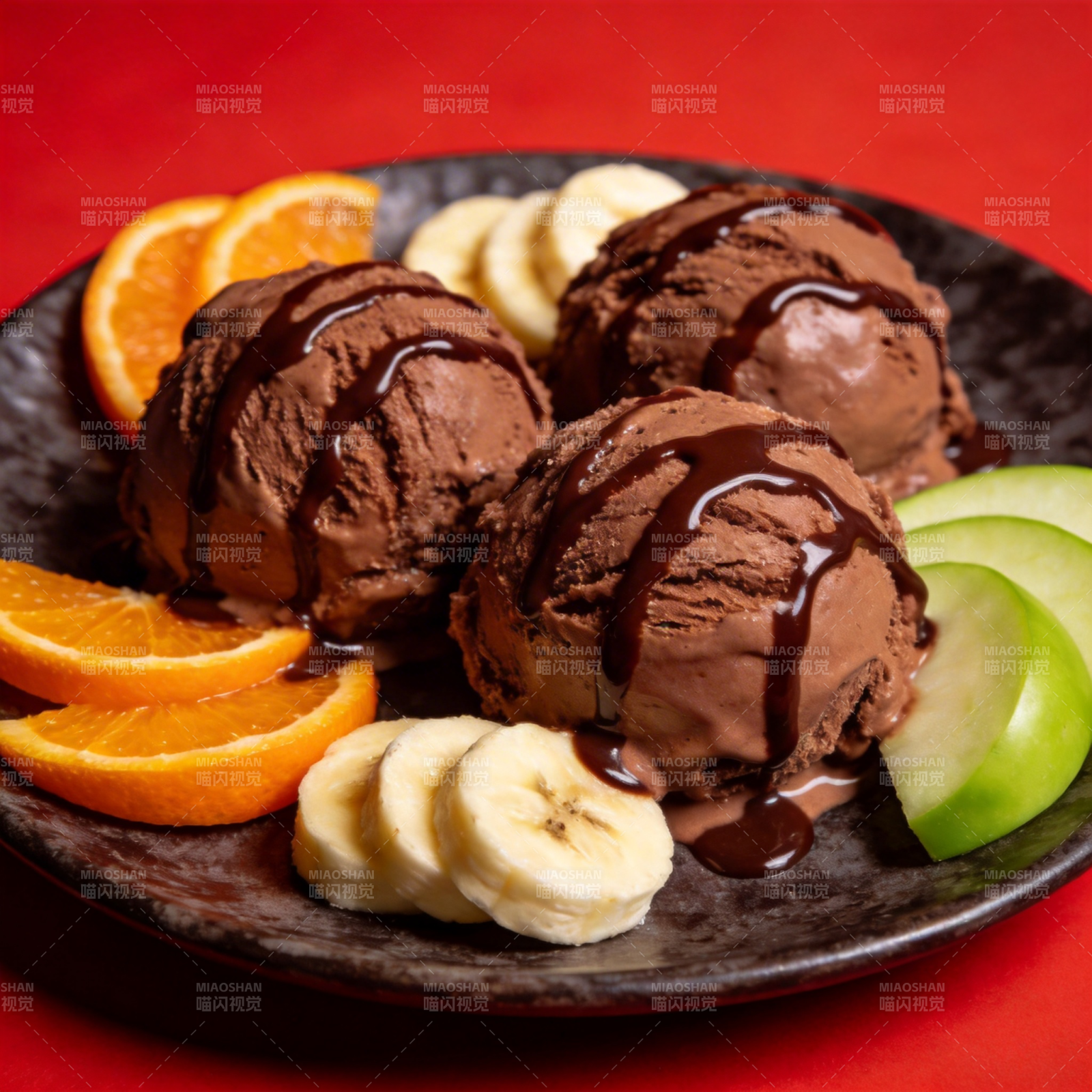 巧克力冰淇淋拼盘图片