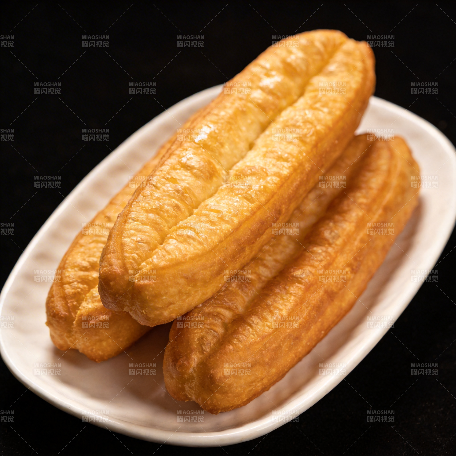 金黄油条 酥脆可口图片