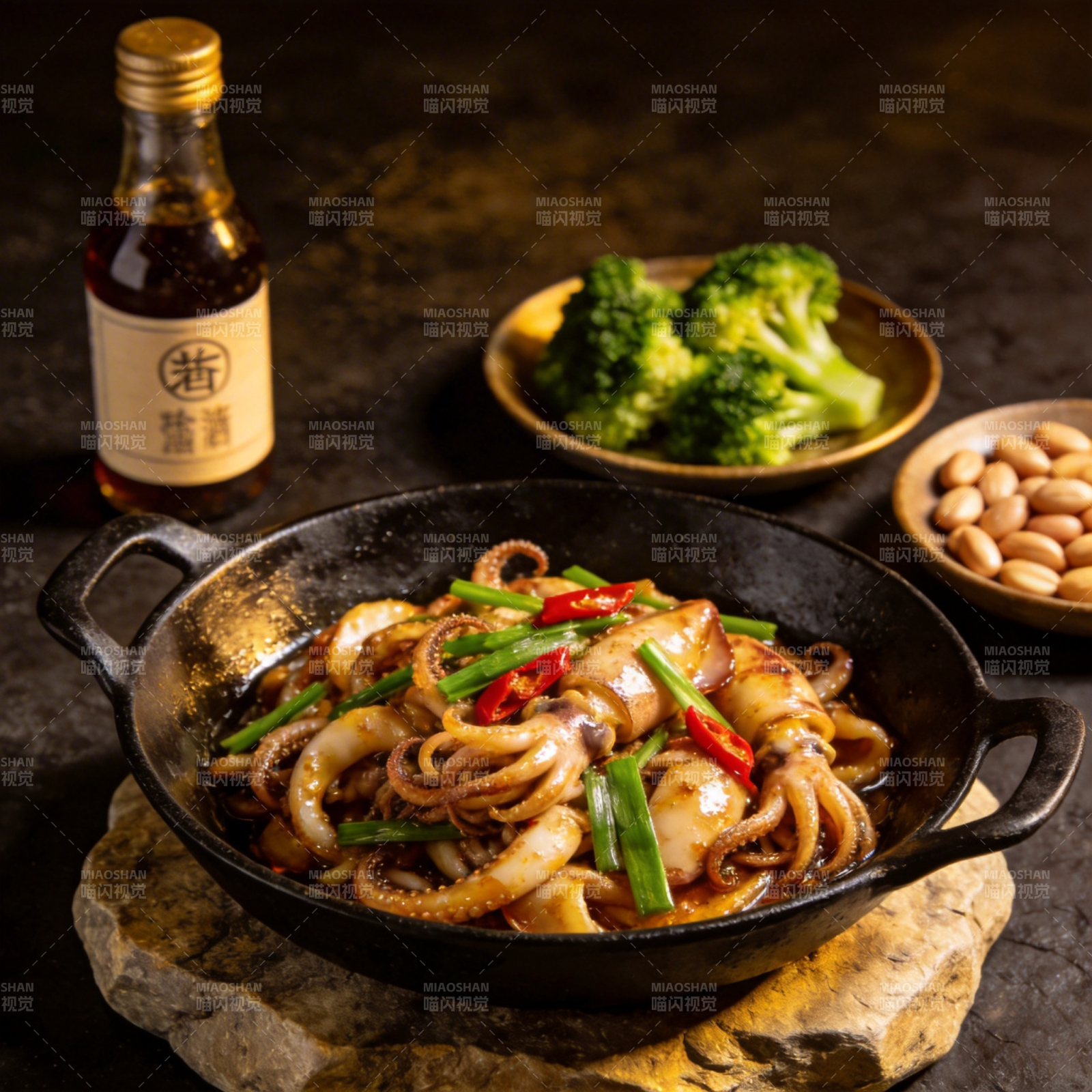 铁锅鱿鱼配青椒图片