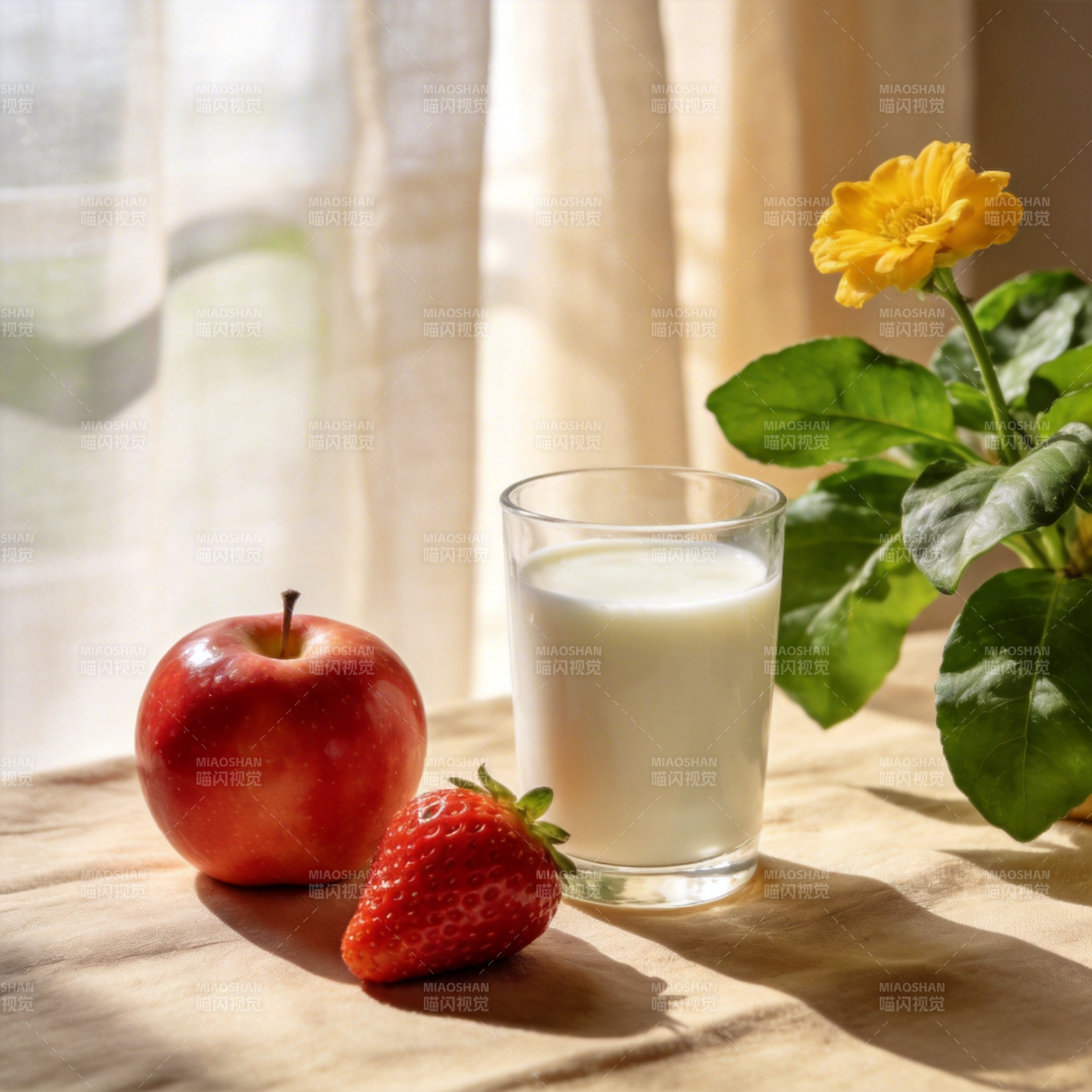 阳光下的水果与牛奶图片