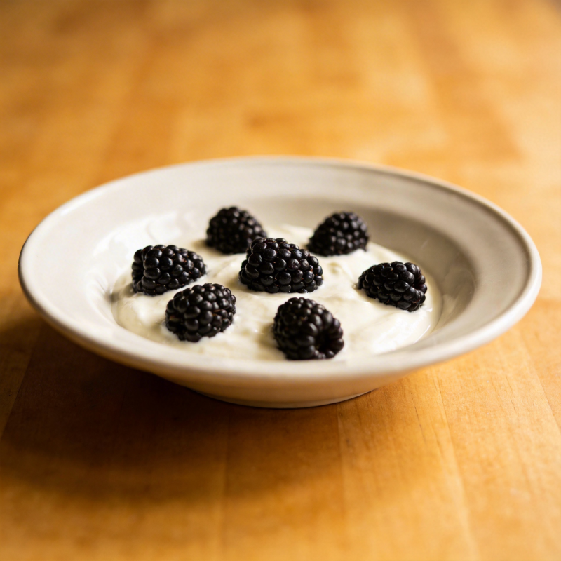 酸奶配黑莓图片