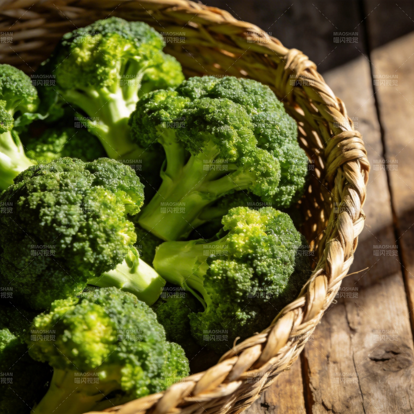 新鲜西兰花篮图片