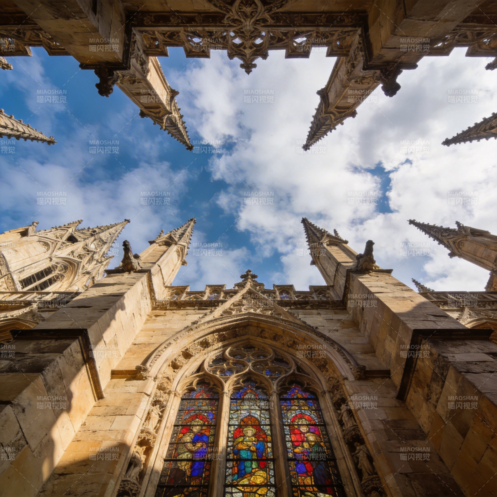 哥特教堂仰视图图片