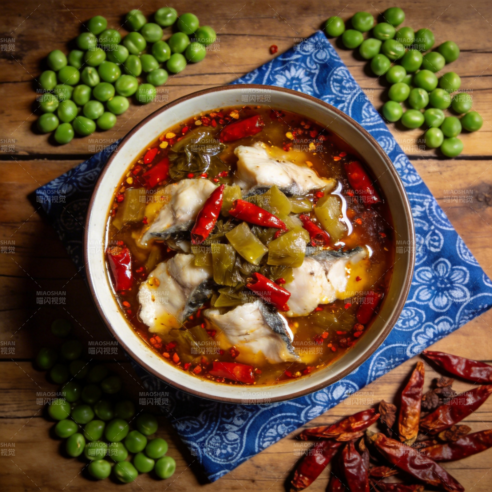 酸辣鱼片配青豆图片