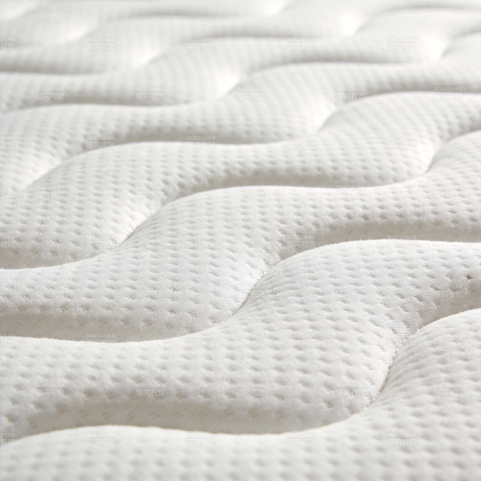 柔软床垫特写图片
