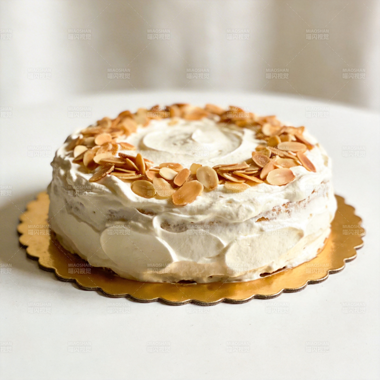 杏仁奶油蛋糕图片