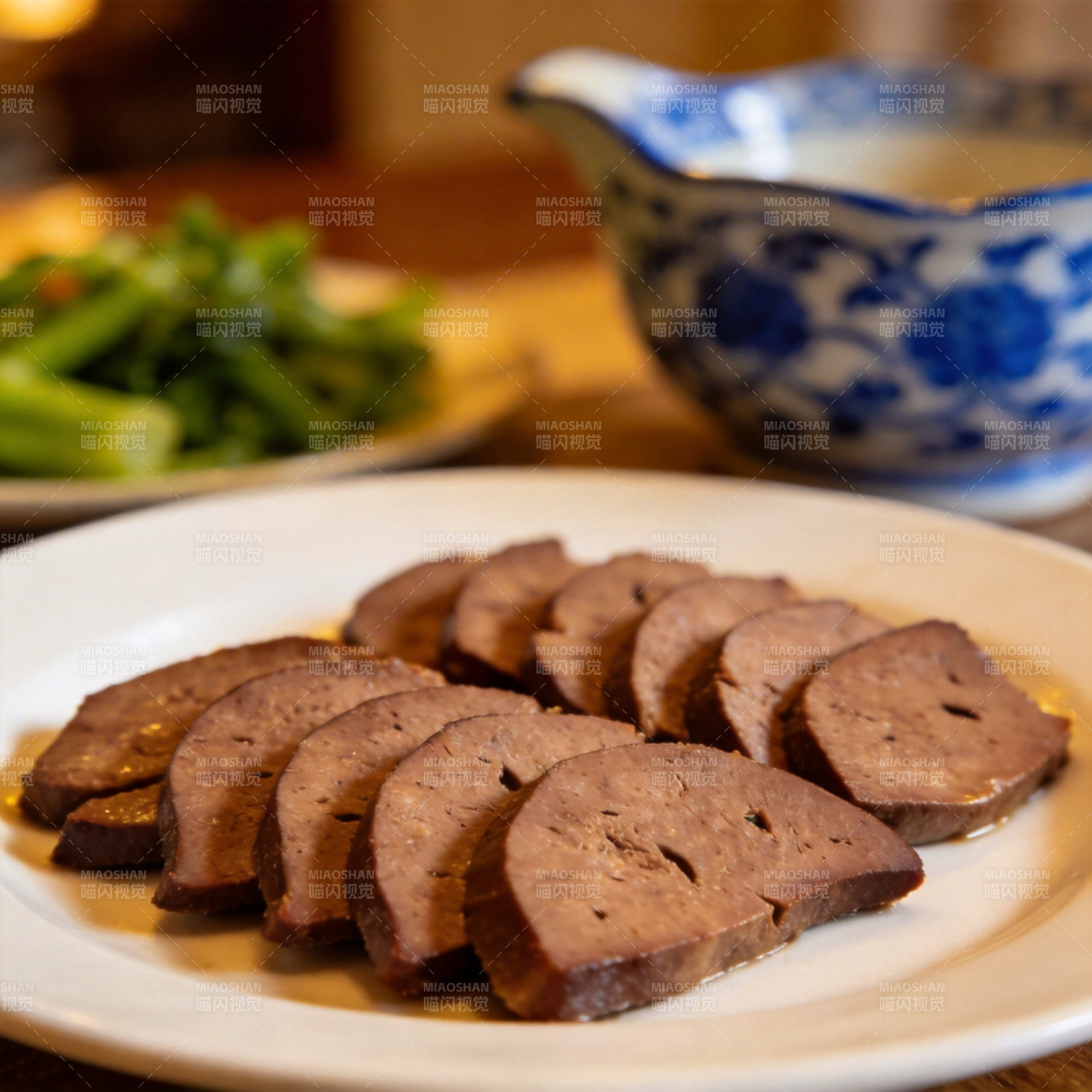 美味肉片配青菜图片