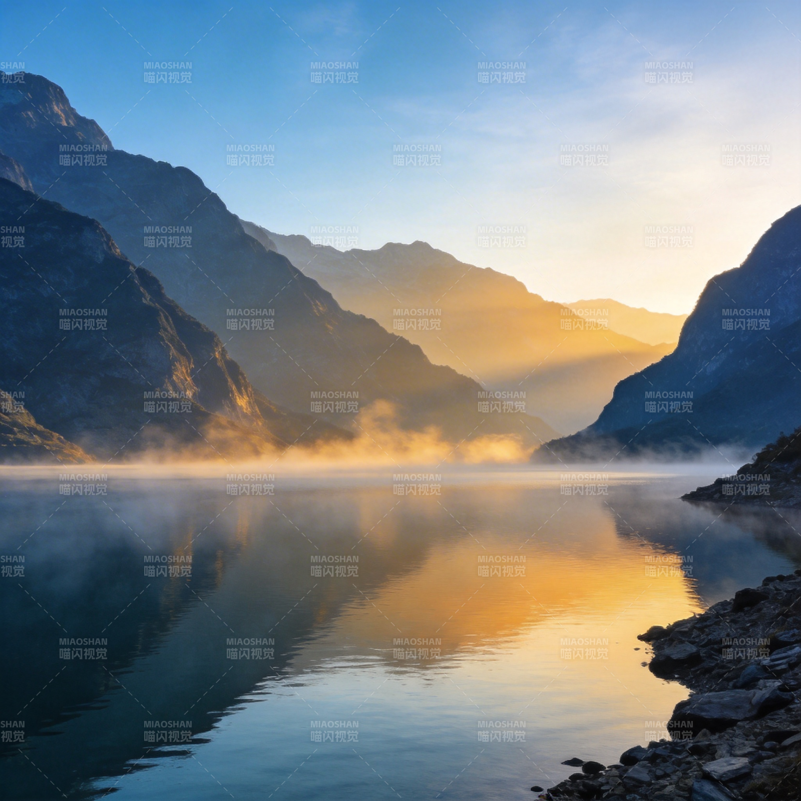 晨曦湖光山色图片