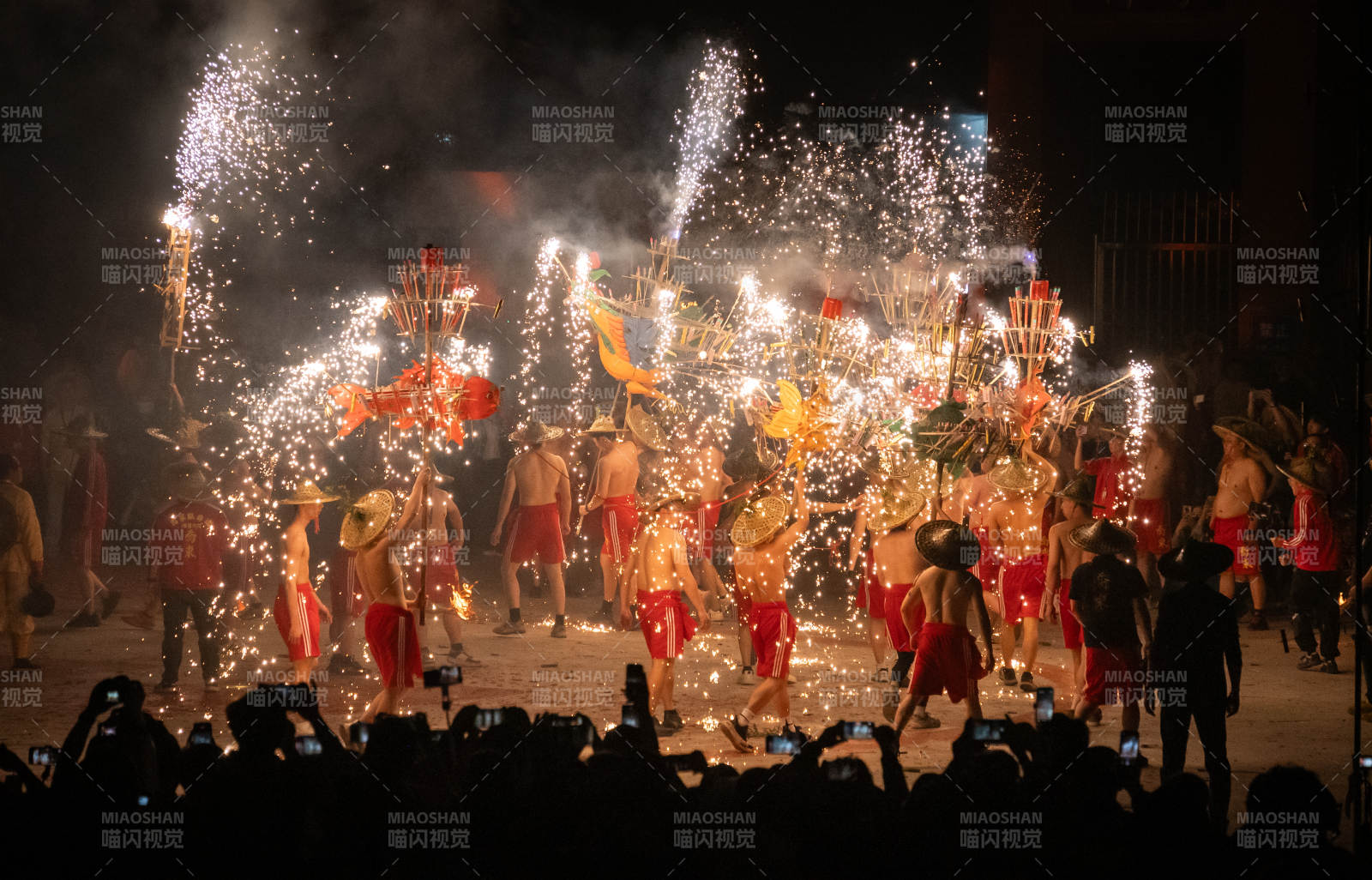 火舞狂欢夜图片
