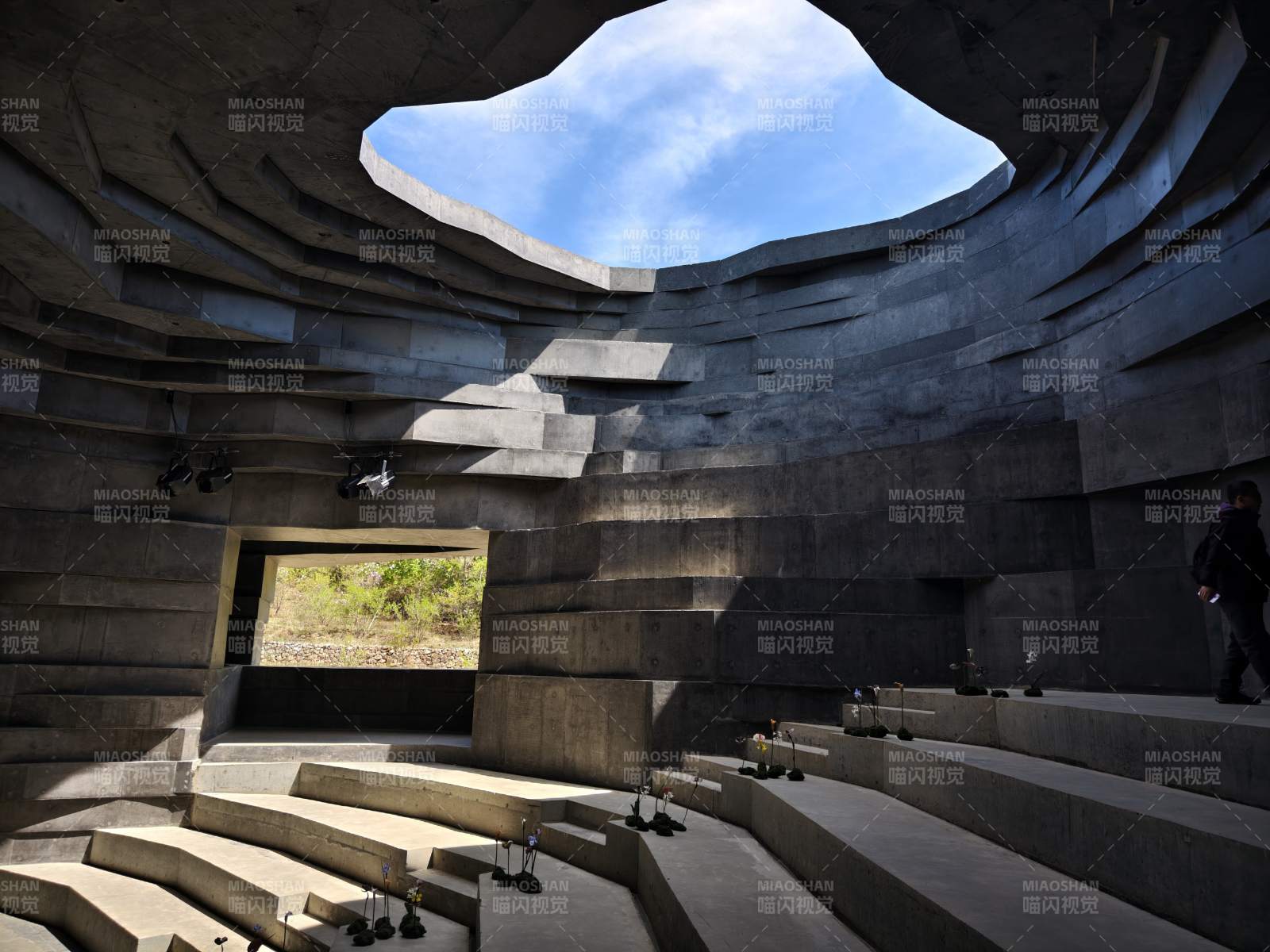 混凝土穹顶剧场图片