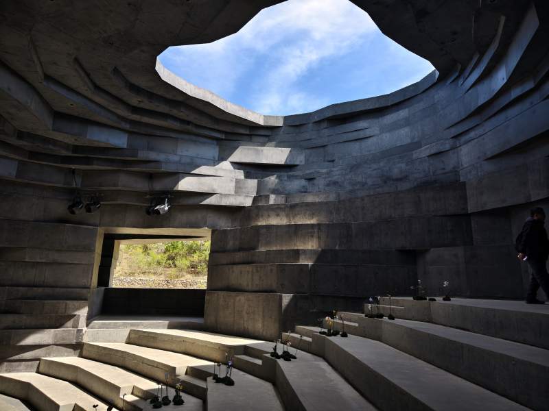 混凝土穹顶剧场图片