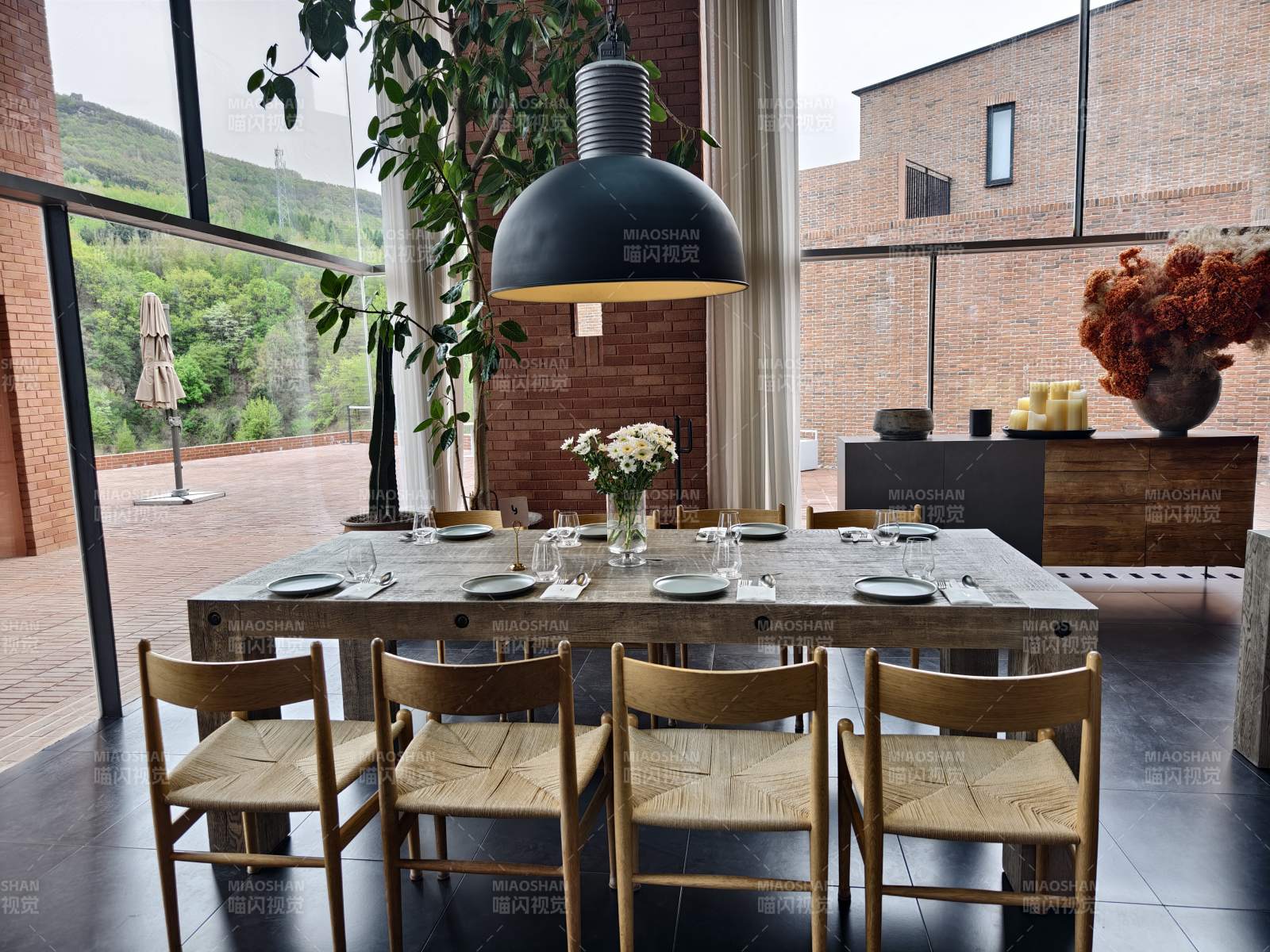 现代餐厅静谧一角图片