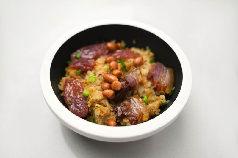 腊味饭配花生图片