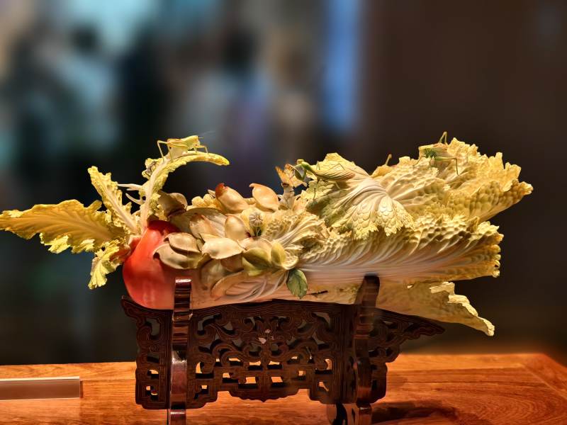 雕花白菜摆件图片