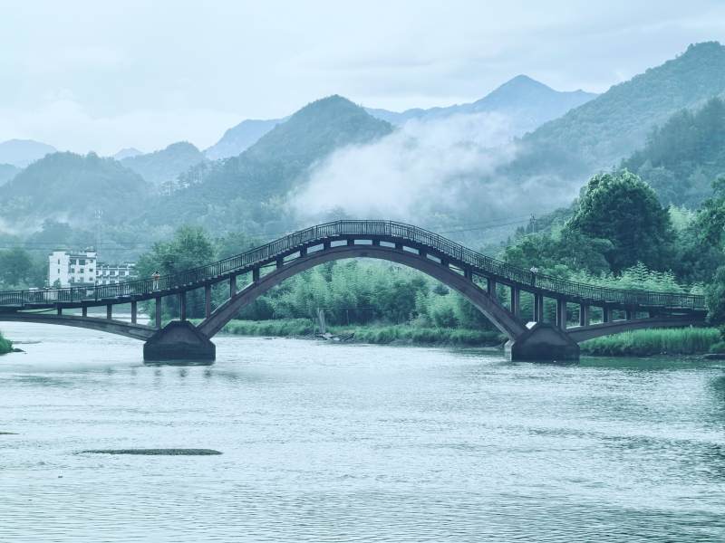 山水桥影图片