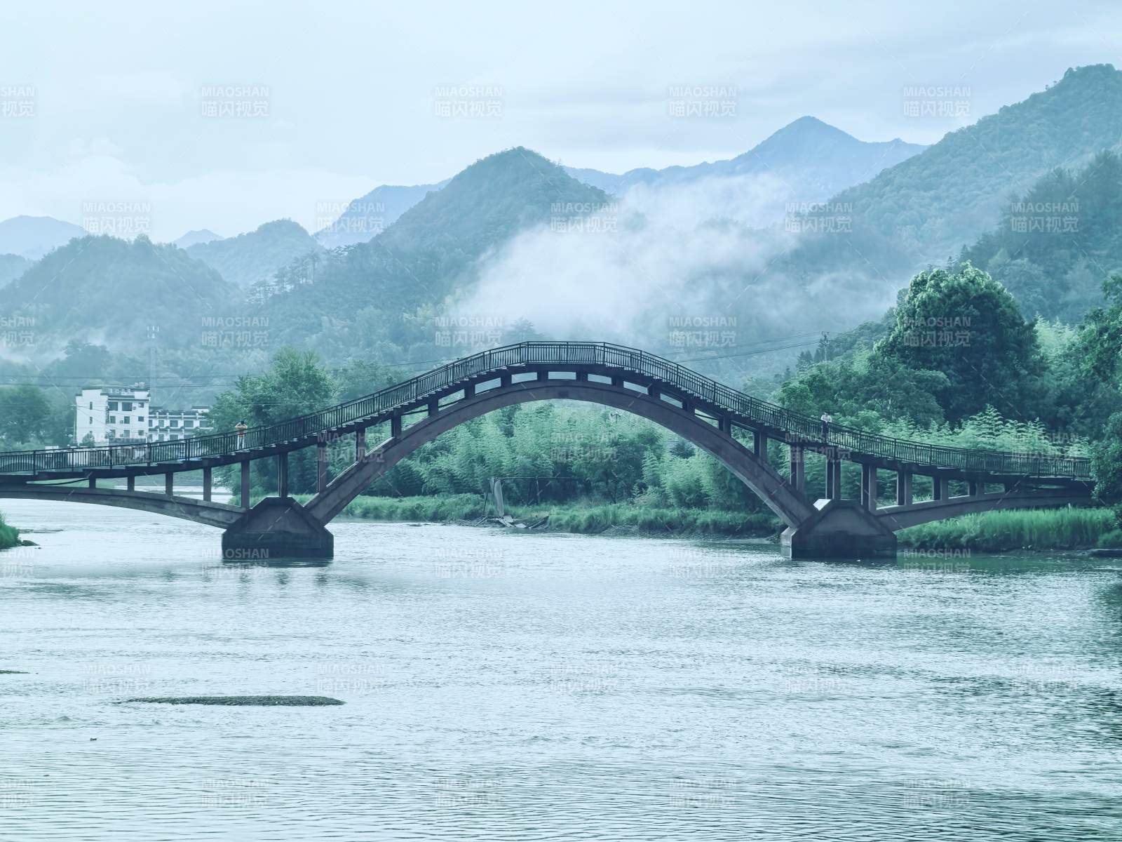 山水桥影图片