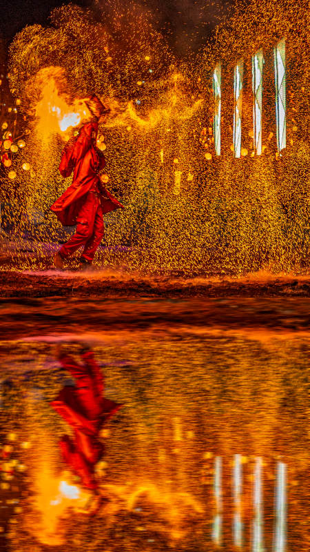 非遗火壶倒影图片