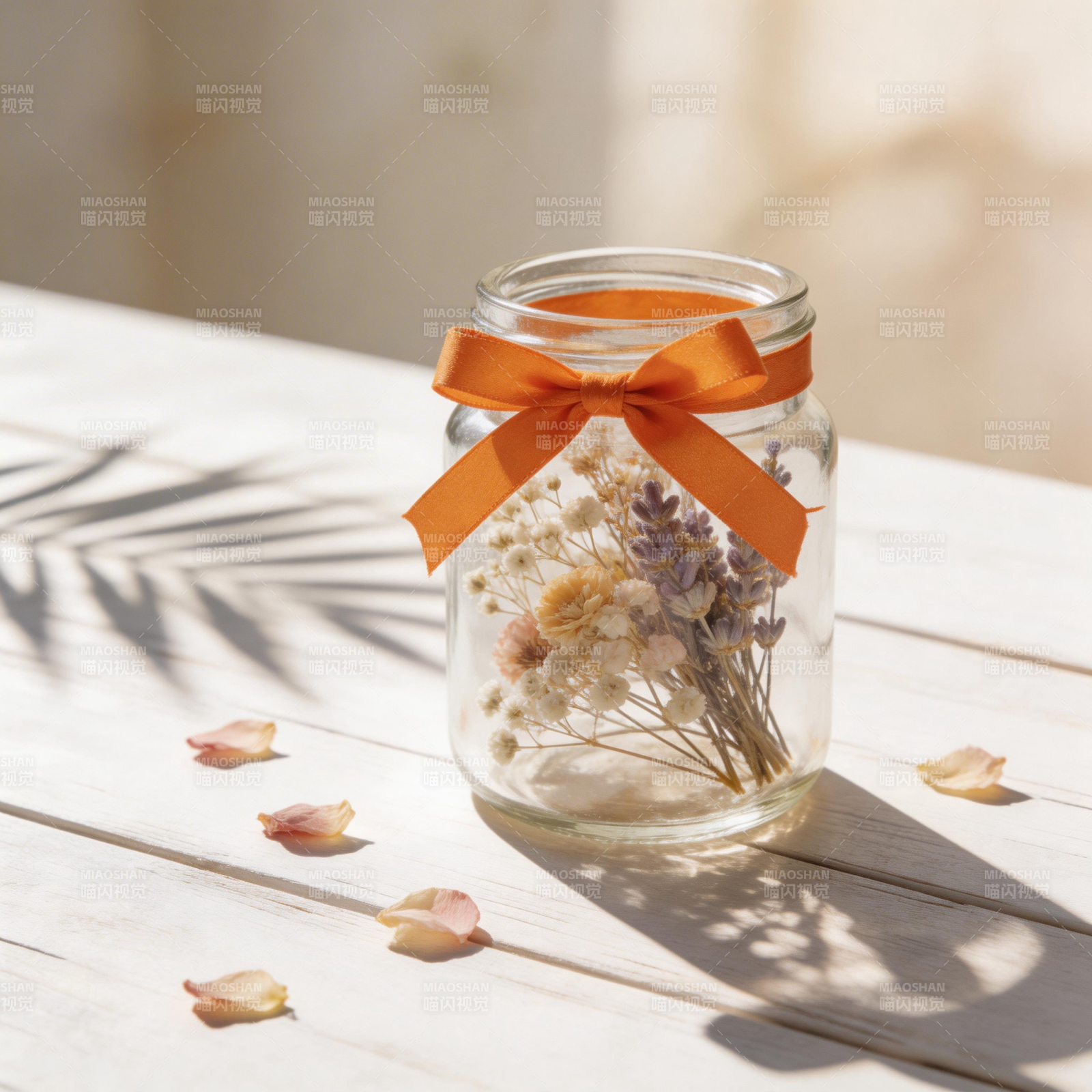 花瓶里的干花图片