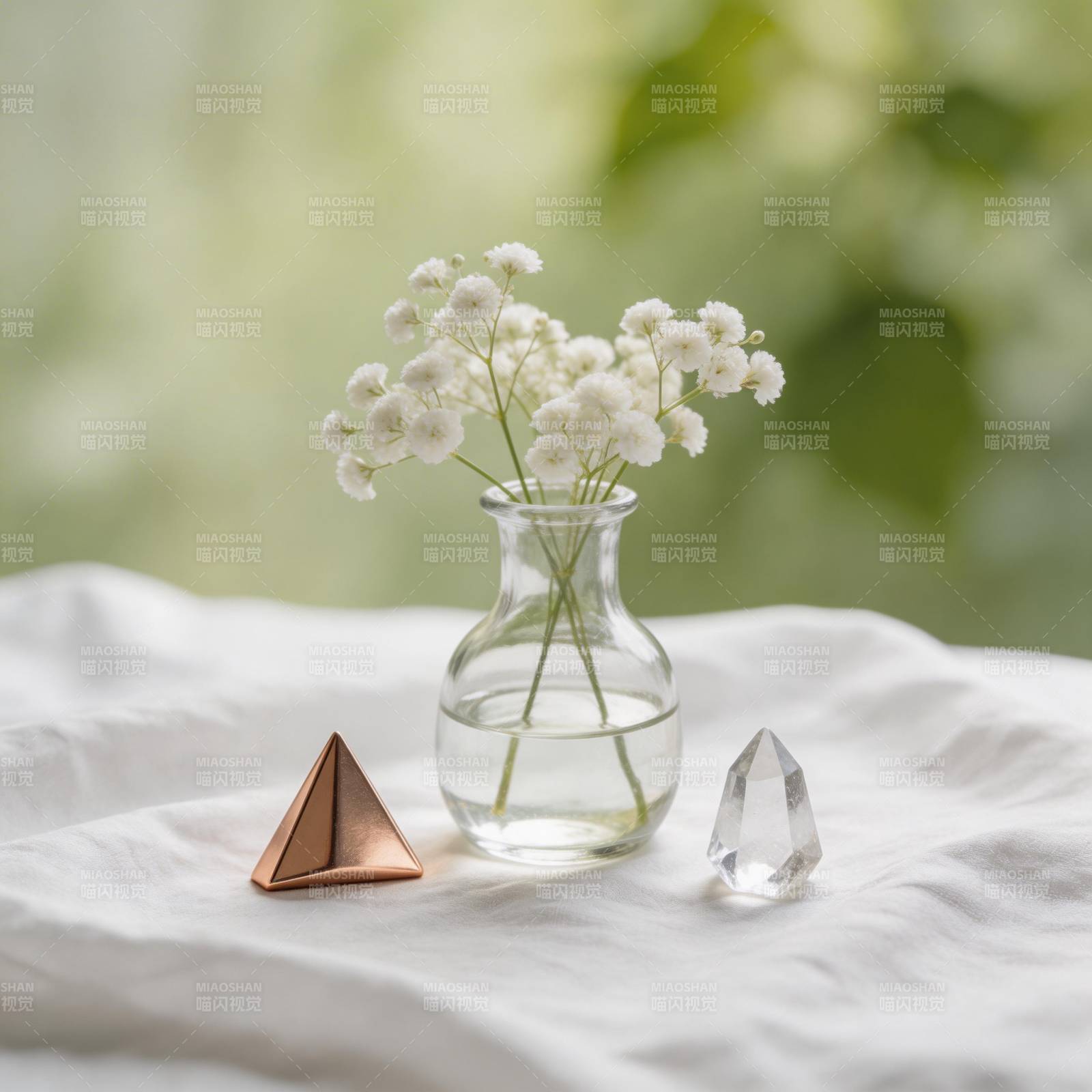 花瓶与水晶静物图片