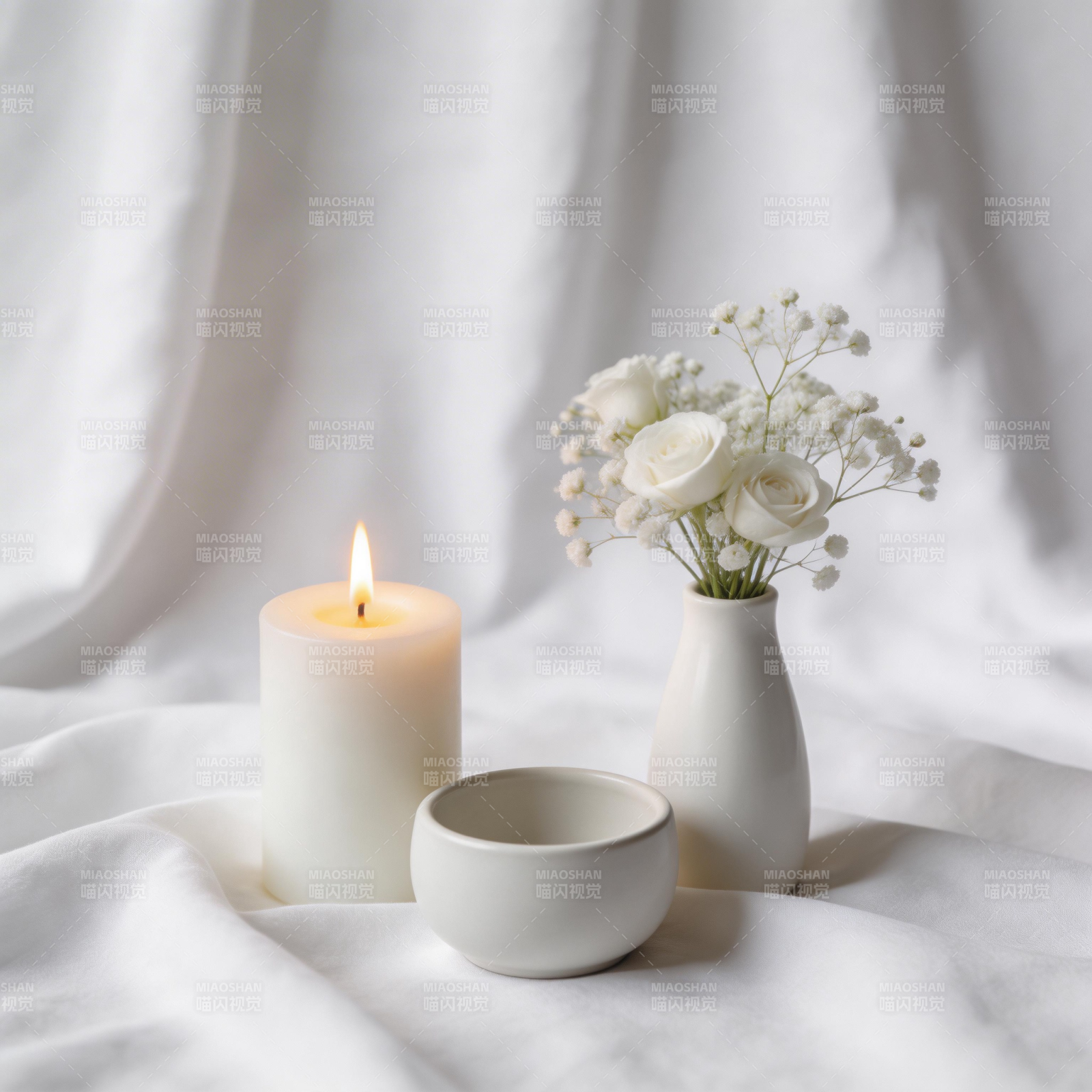 静谧白瓷花烛图片