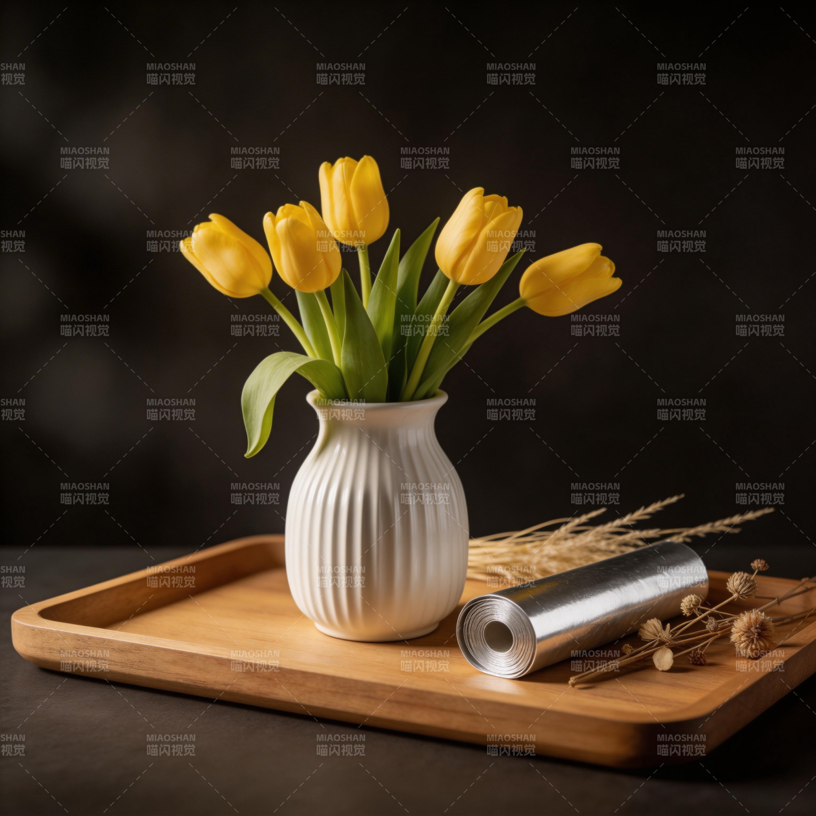 黄郁金香静物图片