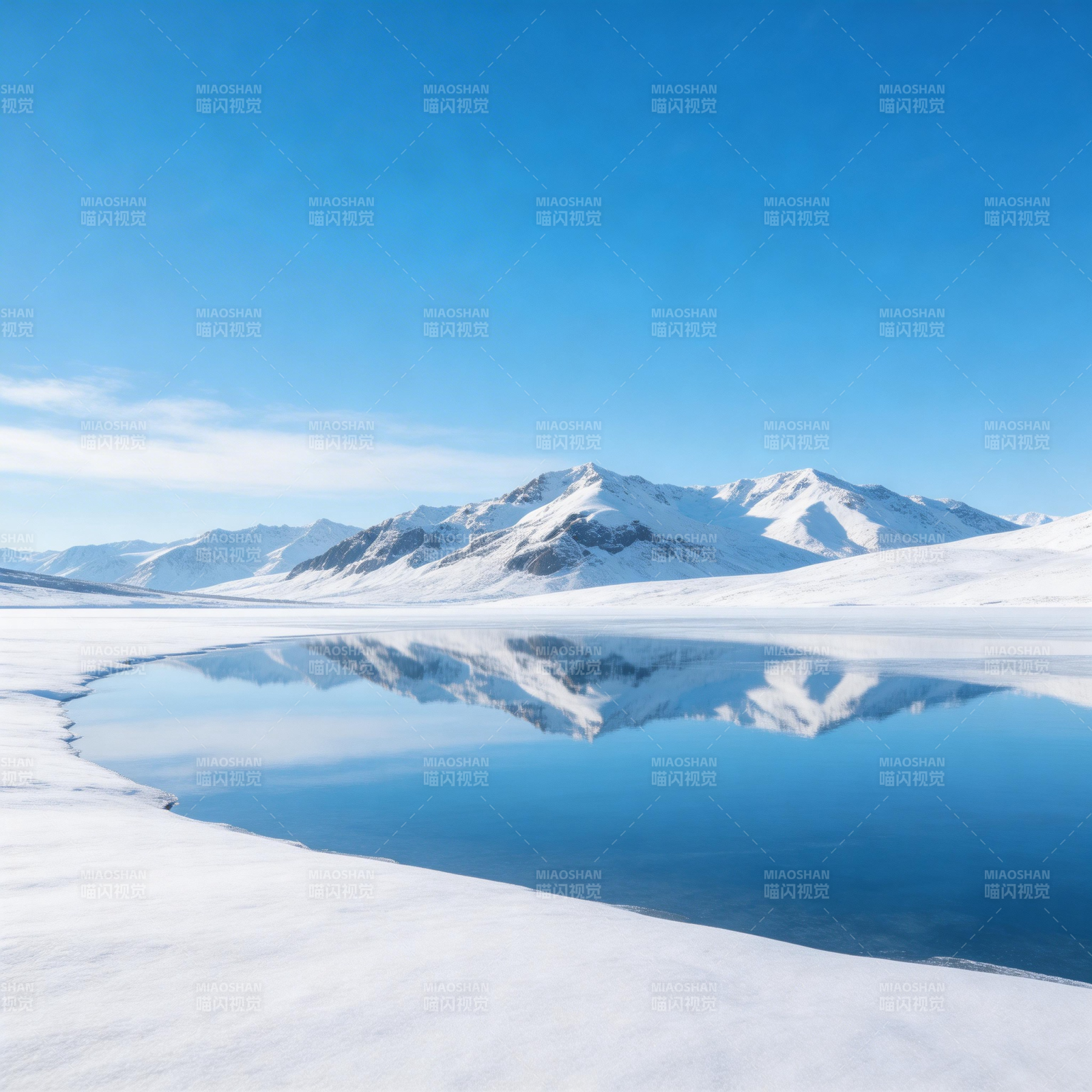 雪山倒影湖图片