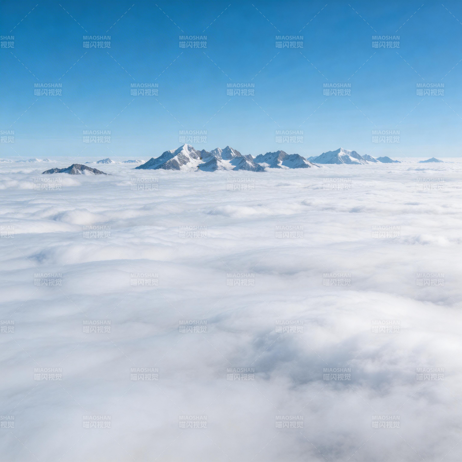云海之上 雪山巍峨图片
