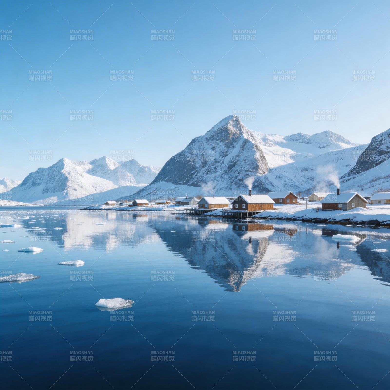 雪峰倒影湖畔村图片