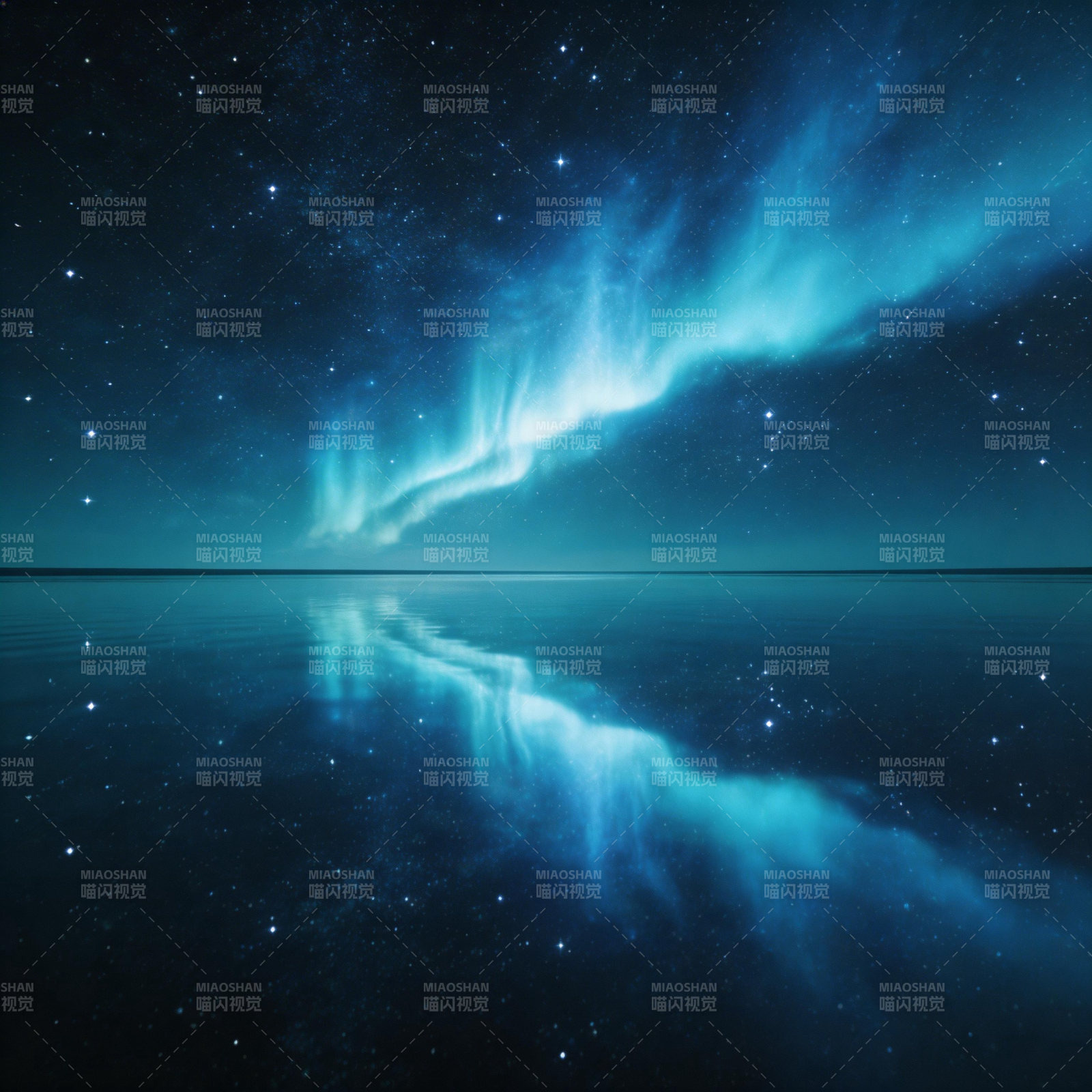 极光映水夜空图片