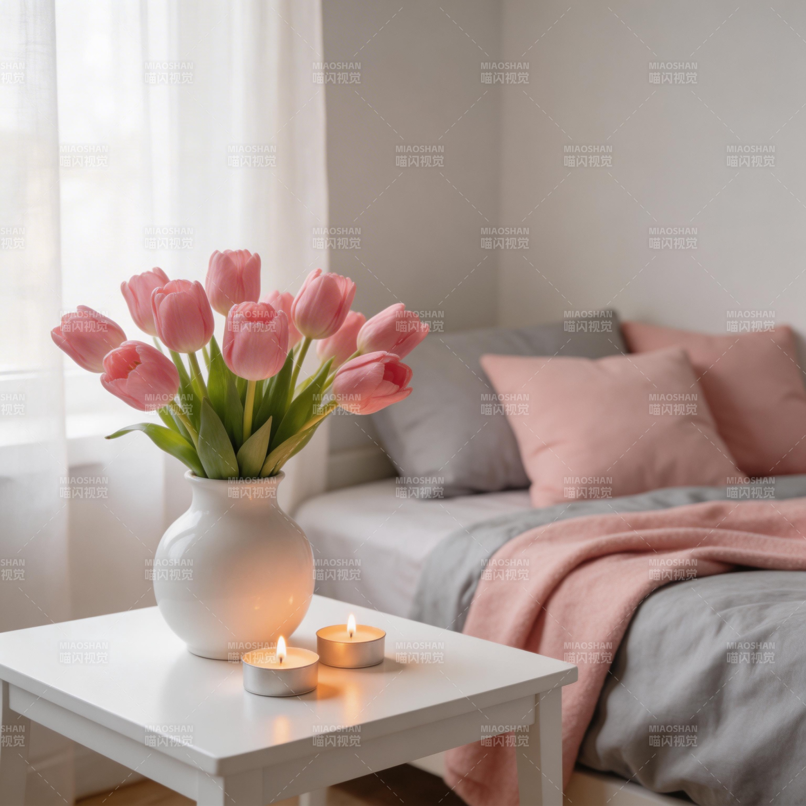 温馨卧室花香烛影图片